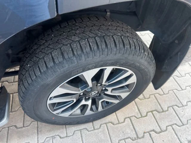 TOYOTA Land Cruiser – 40