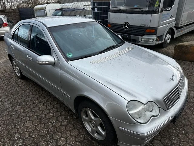 Mercedes-Benz C 200 – 4