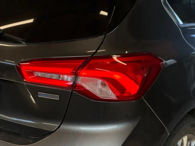 Ford Focus – 8
