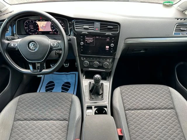 VW Golf – 12