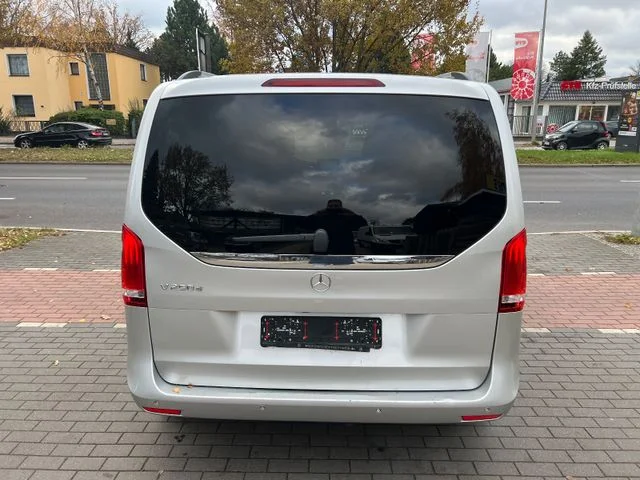 Mercedes-Benz V 220 – 5