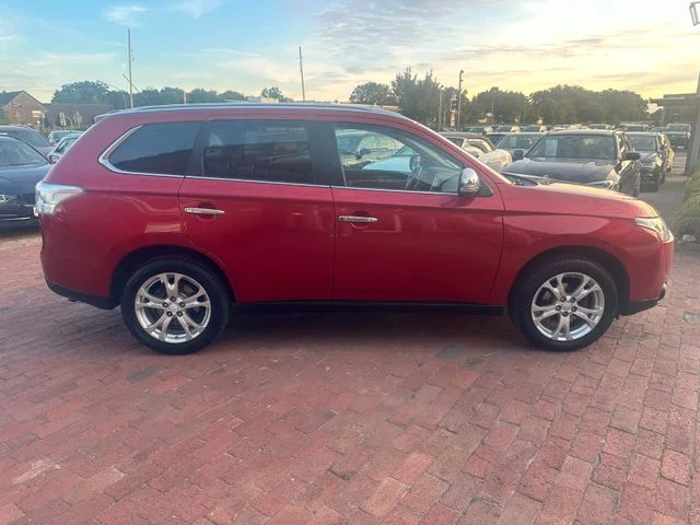 MITSUBISHI Outlander – 8