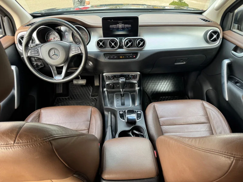 Mercedes-Benz X 350 – 12