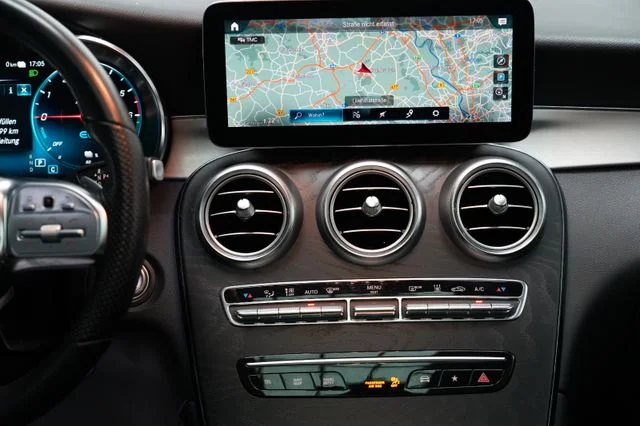 MERCEDES-BENZ GLC 300 – 18