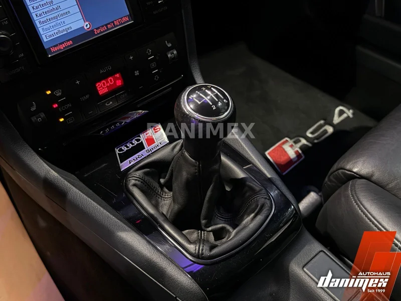 Audi RS4 – 25