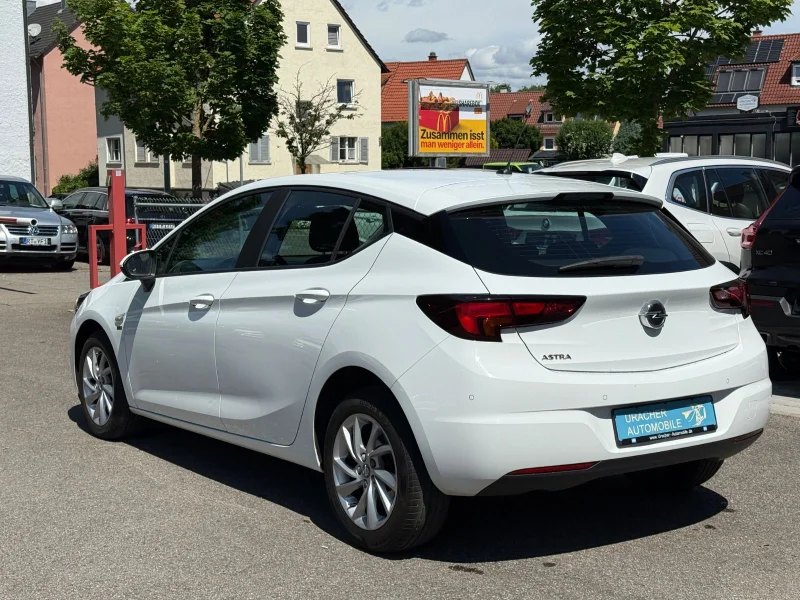 Opel Astra – 10