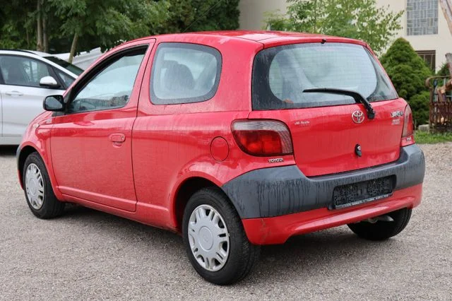 TOYOTA Yaris – 3