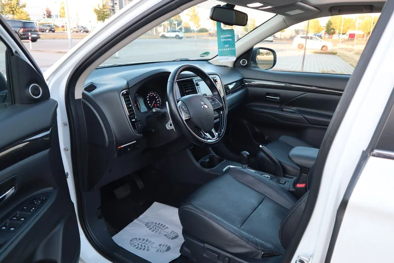 Mitsubishi Outlander – 9