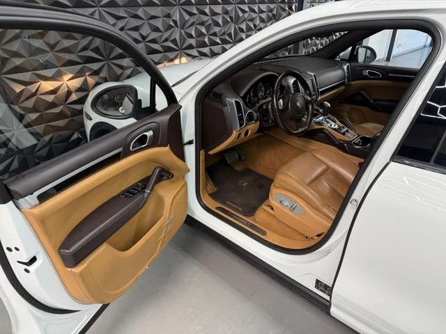 Porsche Cayenne – 19