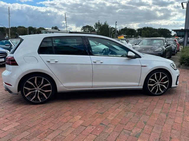 Volkswagen Golf – 9