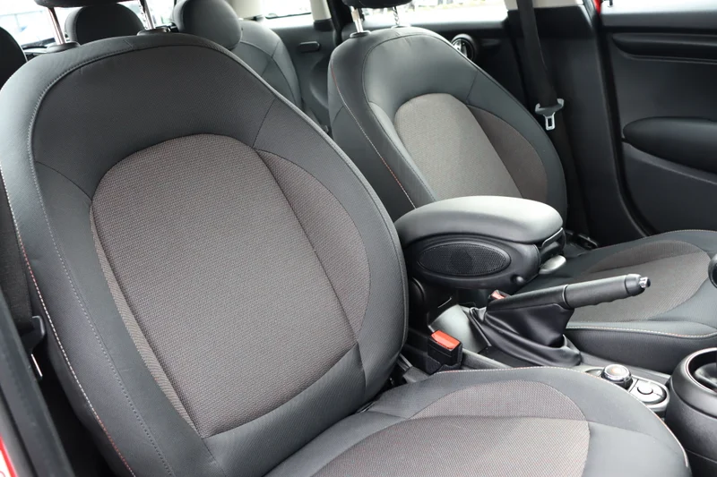 Mini COOPER – 15
