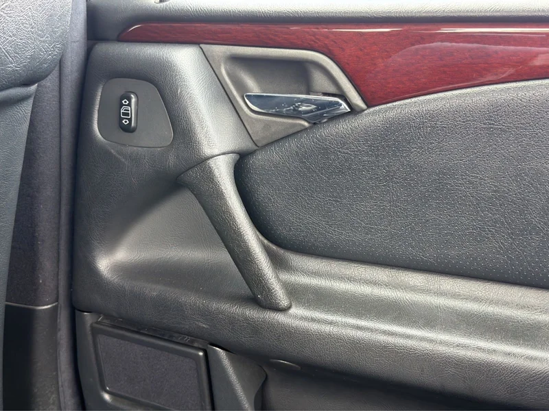 Mercedes-Benz E 200 – 19