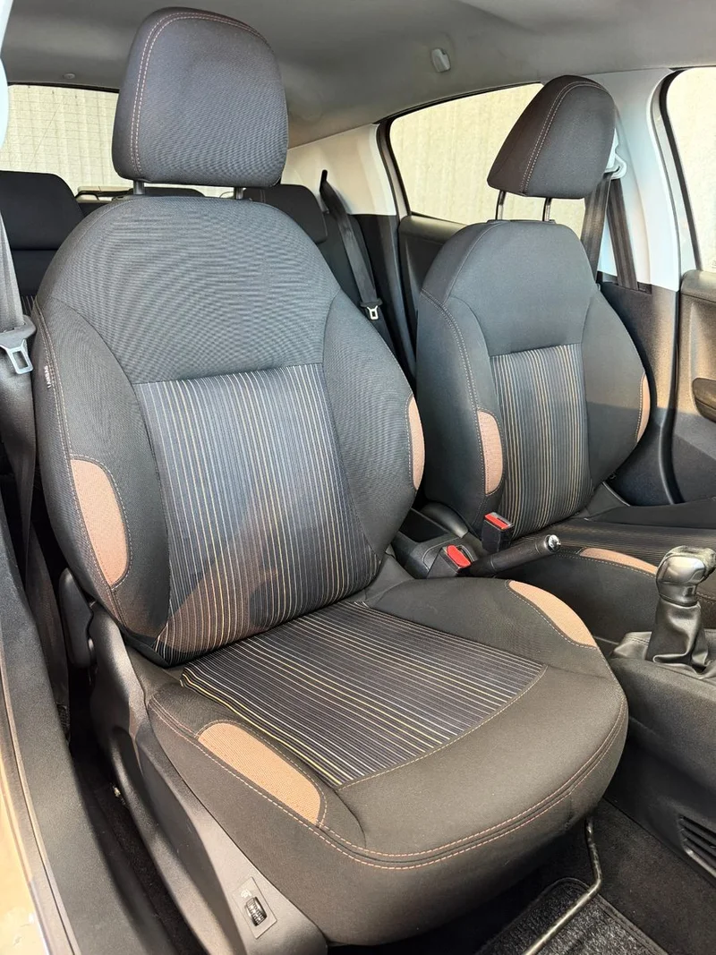 Peugeot 208 – 16