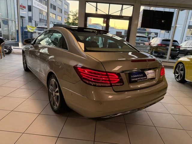 Mercedes-Benz E 220 – 7