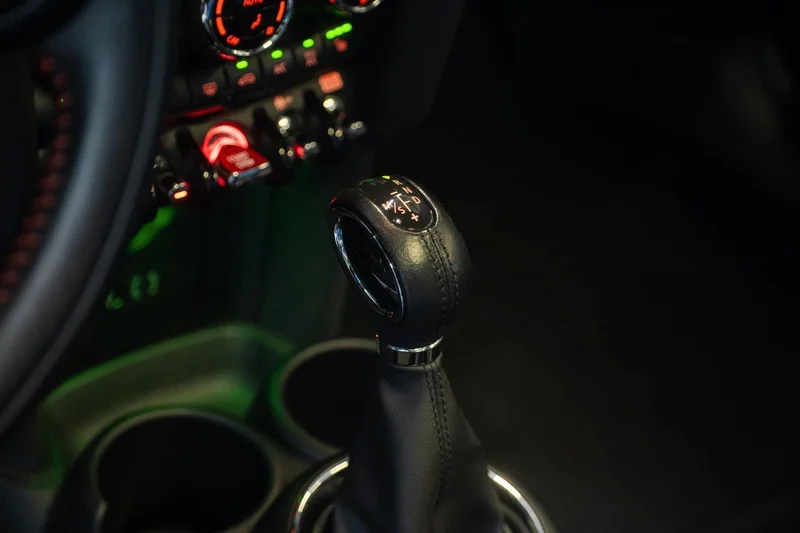 Mini COOPER – 19