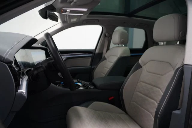VW Touareg – 16