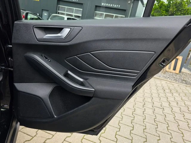 Ford Focus – 25