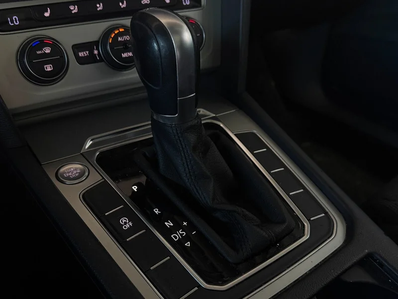 Volkswagen Passat – 25