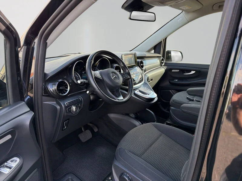 Mercedes-Benz V 220 – 9