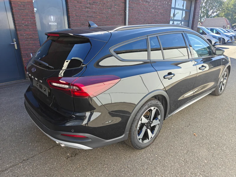 Ford Focus Turnier Active X 1.0 7AT – 3