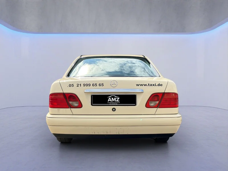 Mercedes-Benz E 200 – 6