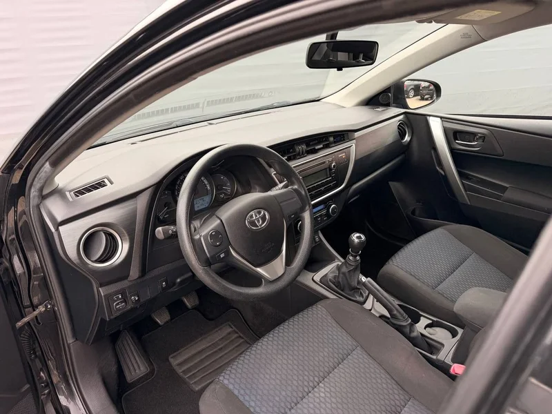 Toyota Auris II (2012-) – 13