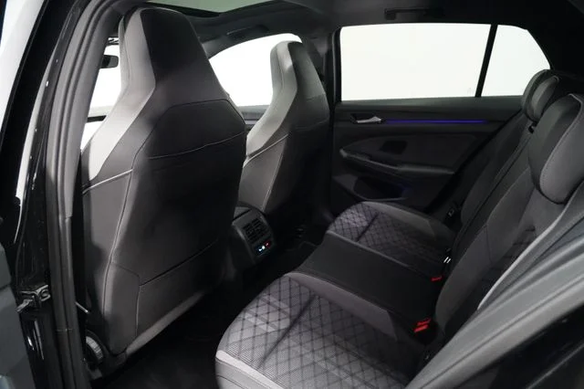 VW Golf – 16