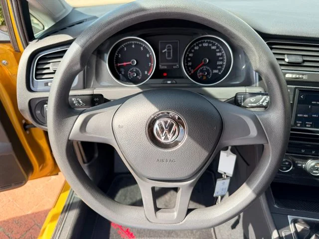 VW Golf – 16