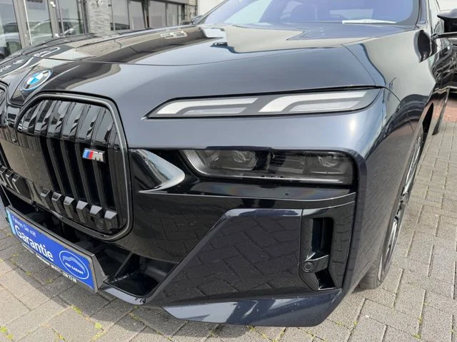 BMW M760 – 24