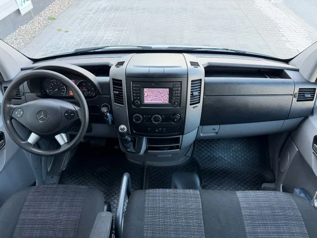Mercedes-Benz Sprinter – 17