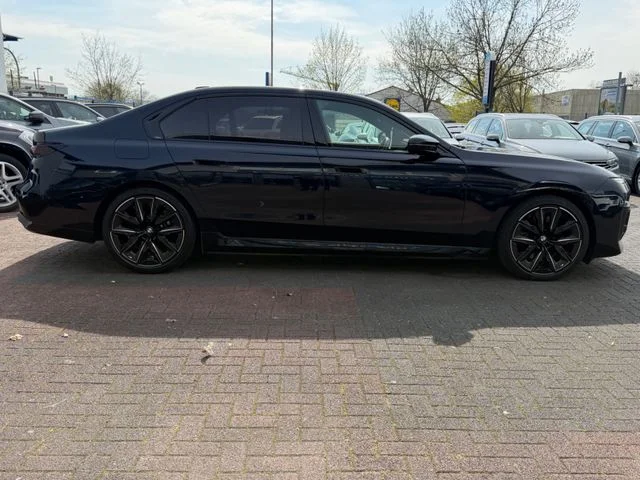 BMW M760 – 6