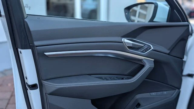 AUDI e-tron – 11