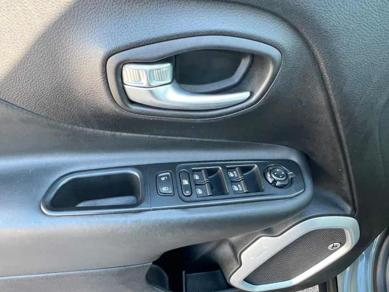 Jeep Renegade – 12