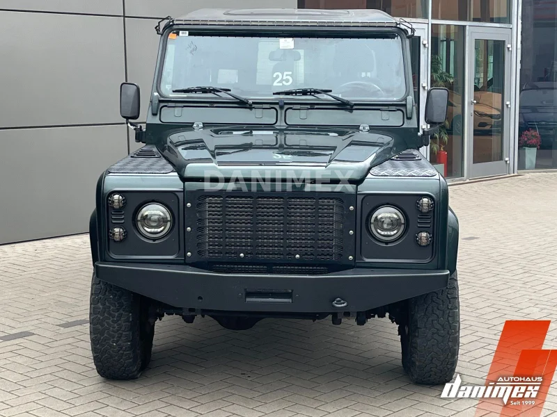 Land Rover Defender – 4
