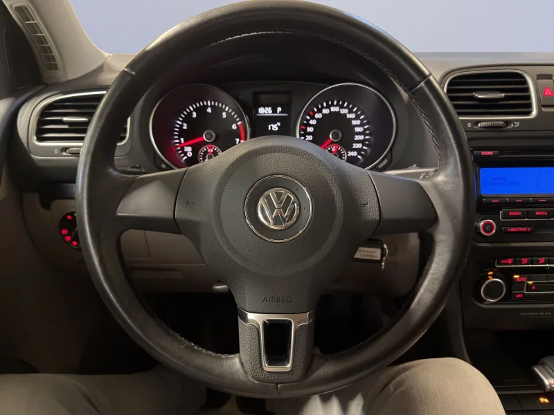 Volkswagen Golf – 12