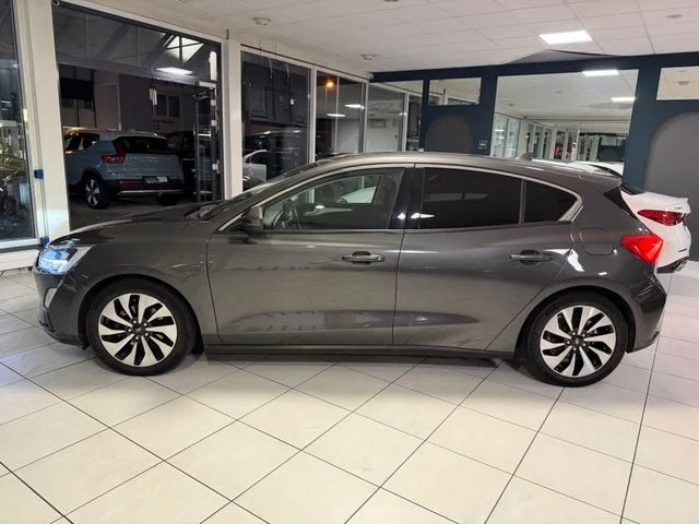 Ford Focus – 8
