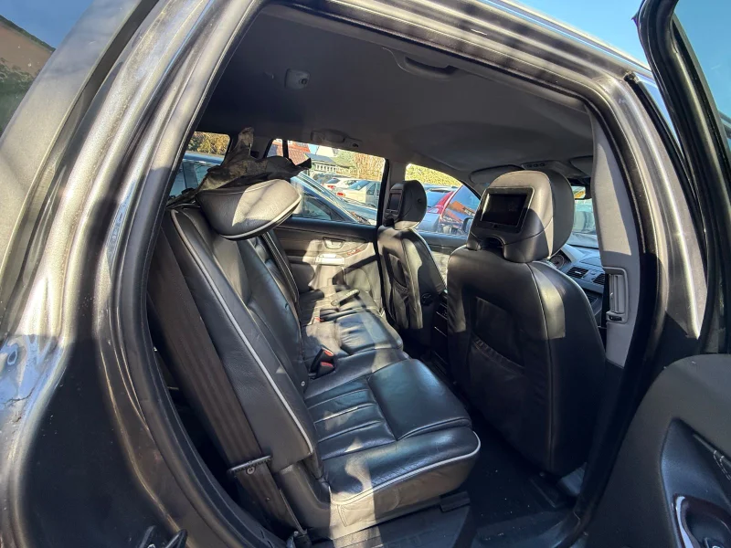 Volvo XC 90 – 12