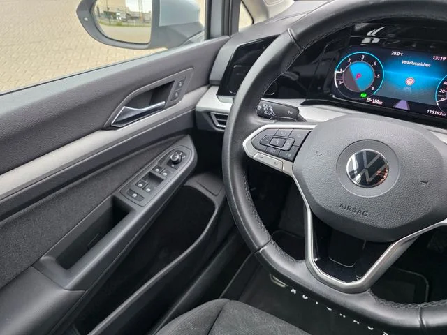Volkswagen Golf – 35
