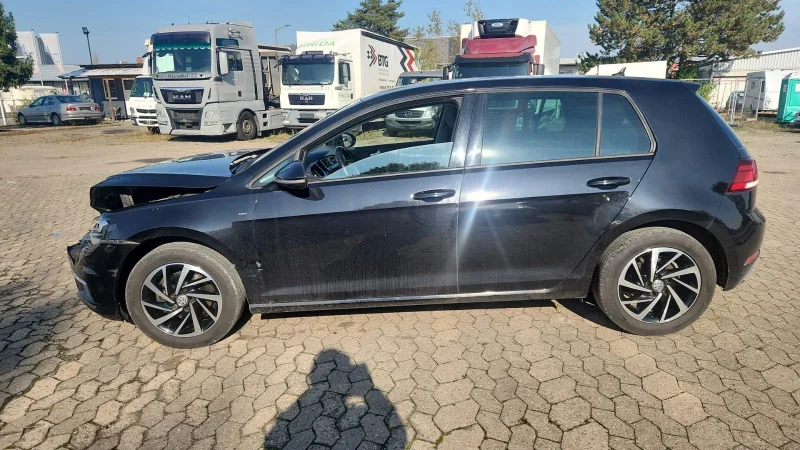 Volkswagen Golf – 2
