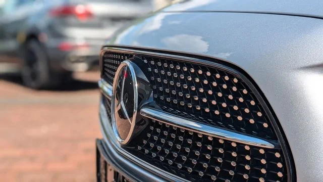 MERCEDES-BENZ E 300 – 29