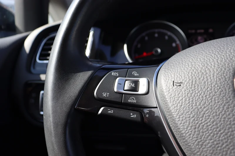 Volkswagen Golf – 27