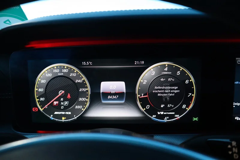 Mercedes-Benz E 63 AMG – 20