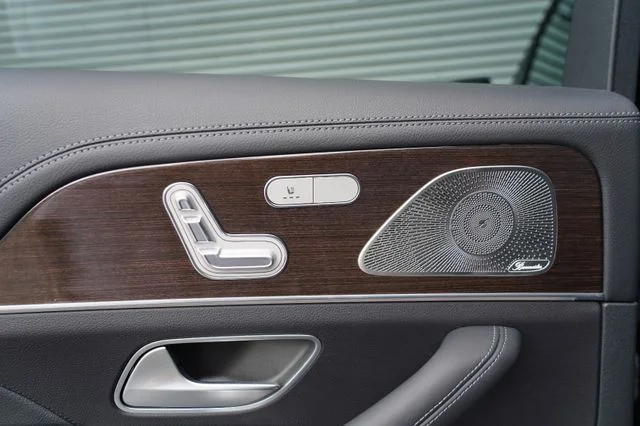 MERCEDES-BENZ GLS 450 – 12
