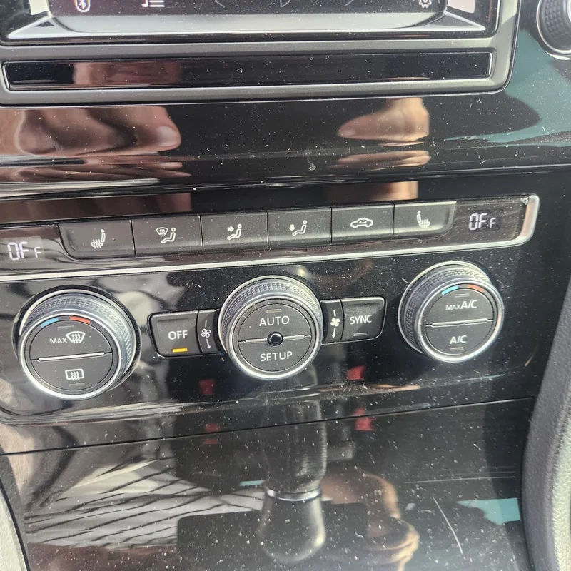 Volkswagen Golf – 11