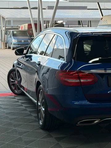 Mercedes-Benz C 200 – 12