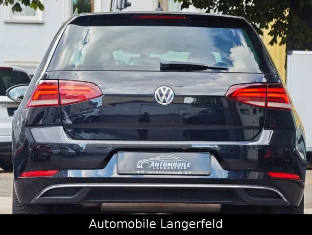 Volkswagen Golf – 10