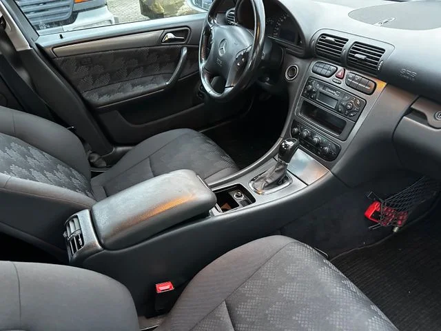 Mercedes-Benz C 200 – 9