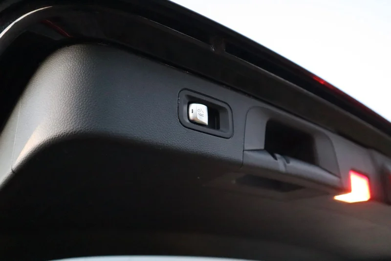 Mercedes-Benz GLC 63 AMG – 12