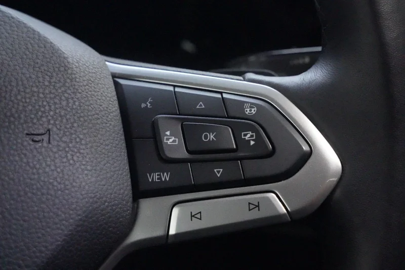 Volkswagen Golf – 12