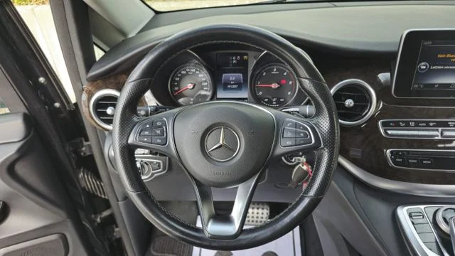 Mercedes-Benz V 220 – 30
